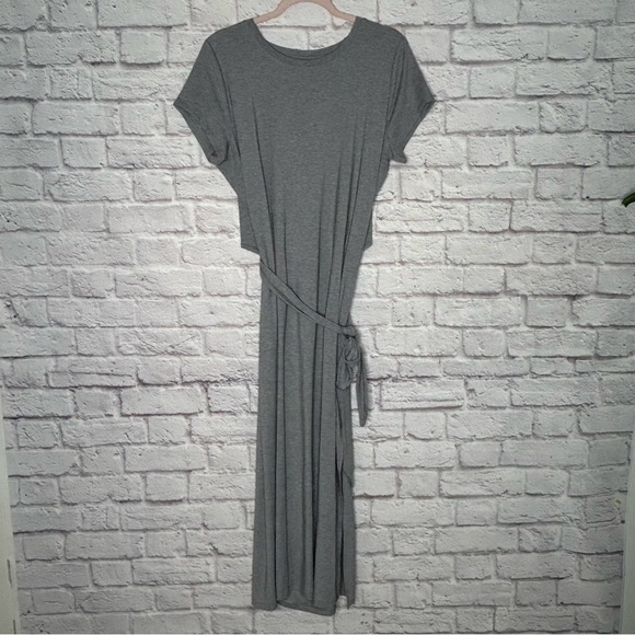 Athleta Essence Keyhole Midi Dress - Picture 6 of 16